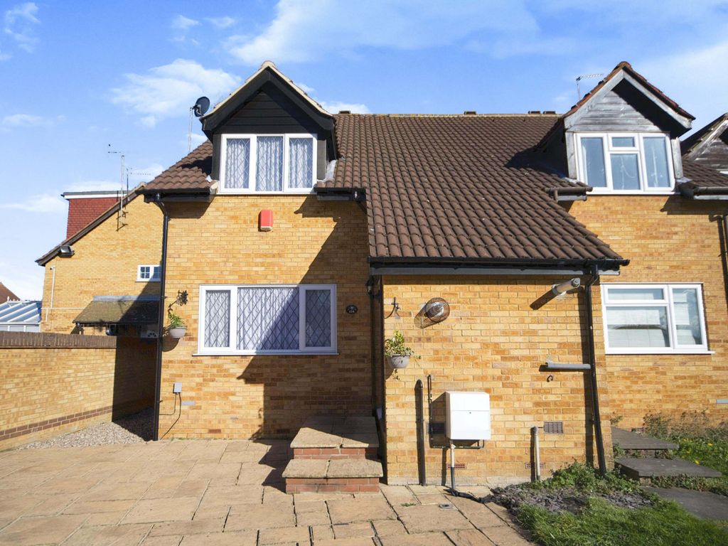 1 bed detached house for sale in Mahon Close, Enfield EN1, £308,500