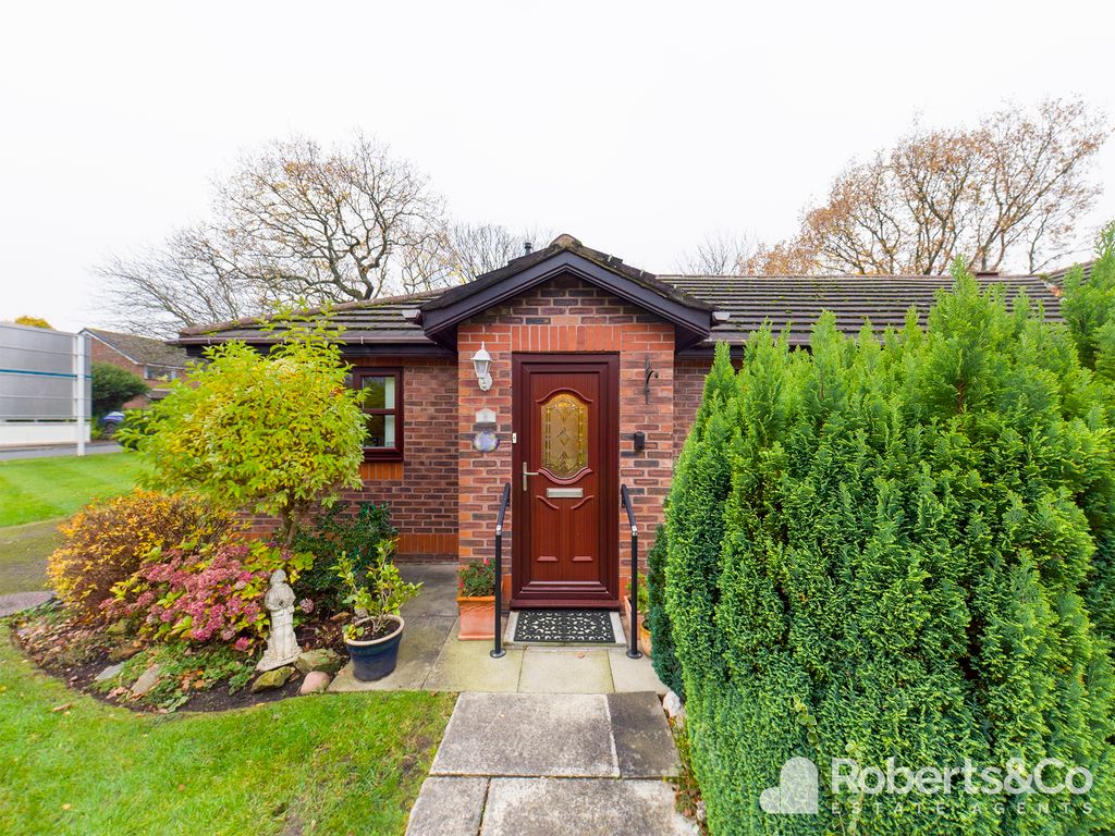 2 bed semidetached bungalow for sale in Crownlee, Penwortham, Preston
