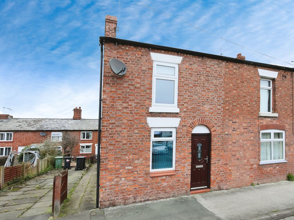2 bed end terrace house for sale in Station Road, Winsford CW7, £