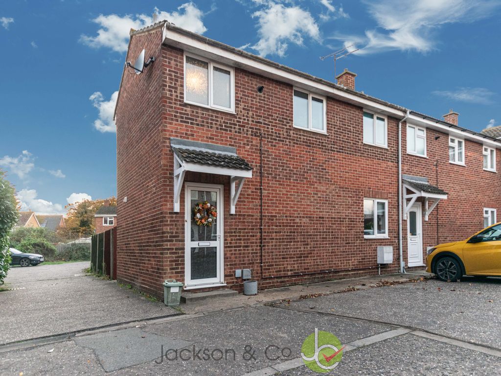 2 bed end terrace house for sale in Deben Court, Braintree CM7, £