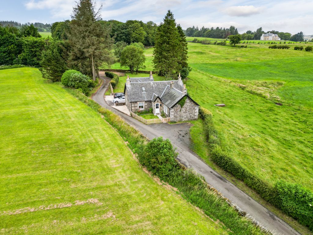 4 bed cottage for sale in Castlehill Lodge, Eaglesham, Renfrewshire G76