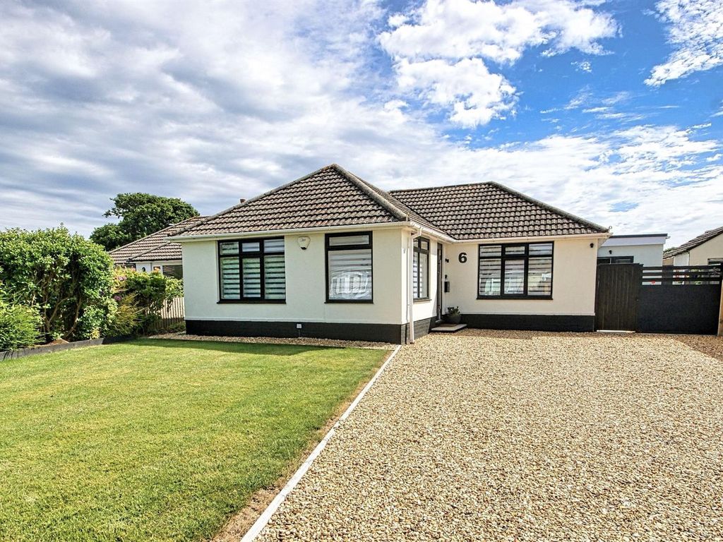 4 bed detached bungalow for sale in Westbury Close, Barton On Sea, New Milton BH25 Zoopla