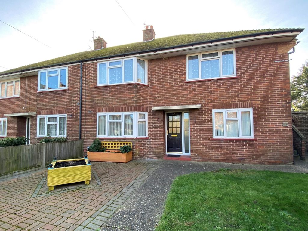 2 bed flat for sale in Saxons Close, Deal CT14, £197,500 Zoopla