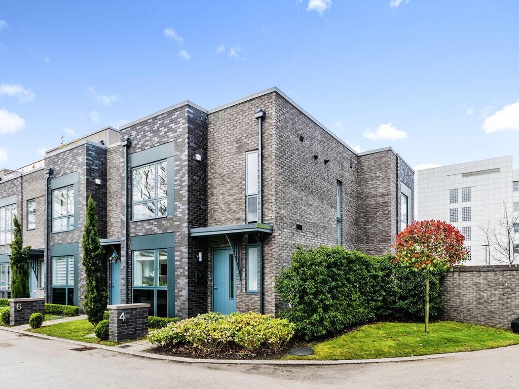 3 bed semidetached house for sale in Kensal Drive, Didsbury