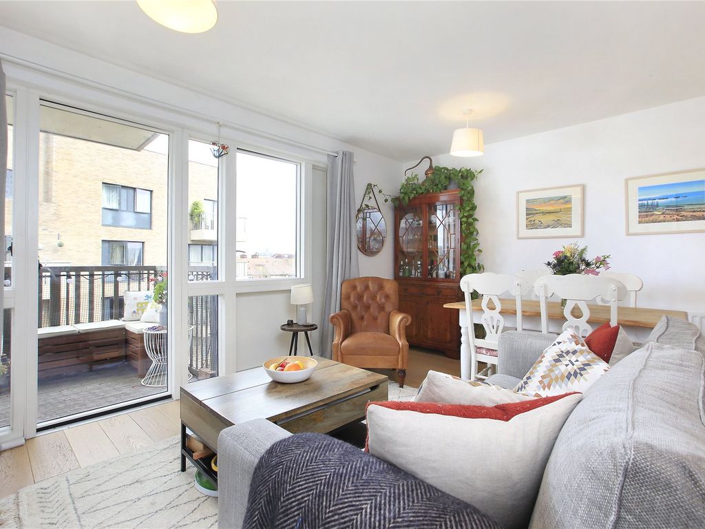 2 bed flat for sale in Wandsworth High Street, Wandsworth, London SW18