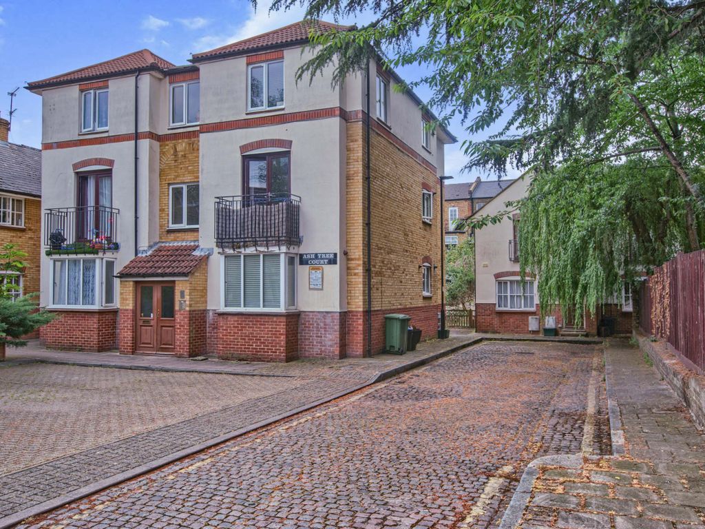 Roads Place, Holloway N19  