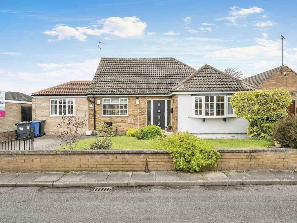3 bed detached bungalow for sale in Woodlea Way, Wheatley Hills