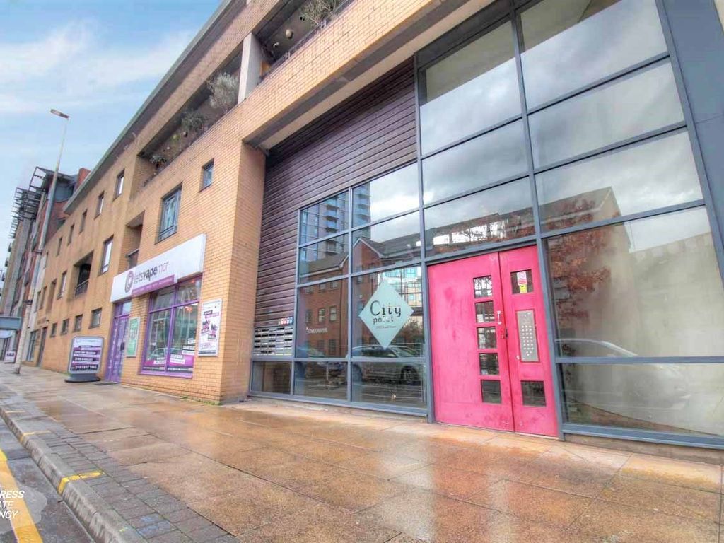 3 bed flat for sale in Chapel Street, Salford M3 Zoopla