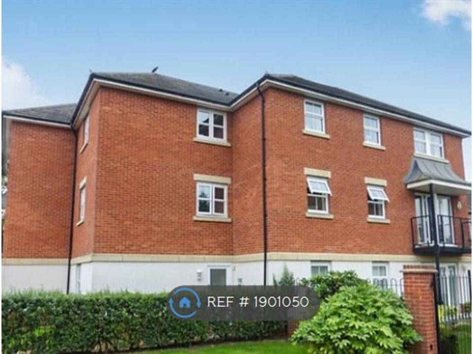 2 bed flat to rent in Cirrus Drive, Shinfield, Reading RG2, £1,400 pcm