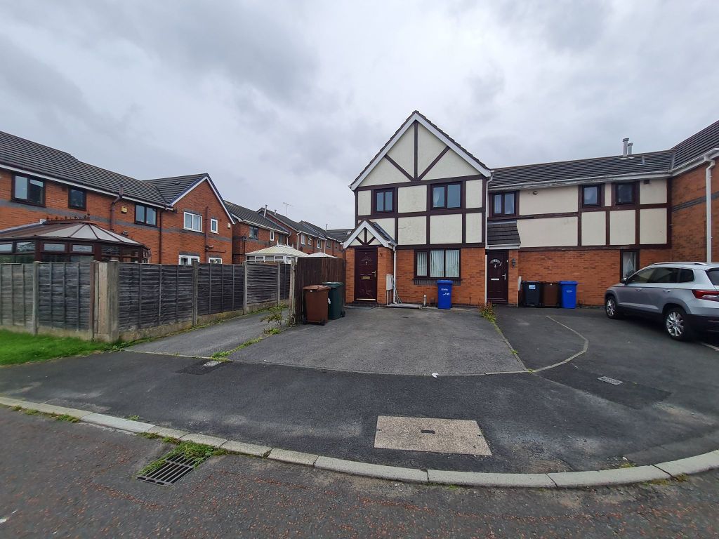 3 bed semidetached house to rent in Lakeland Gardens, Chorley PR7, £