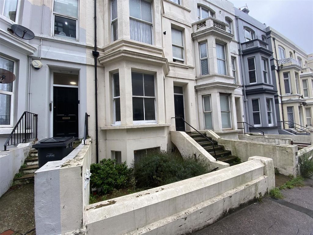 2 bed flat to rent in Cambridge Road, Hastings TN34, £950 pcm Zoopla