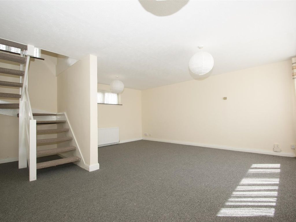 3 bed property to rent in Adelaide Road, Tilbury RM18 Zoopla