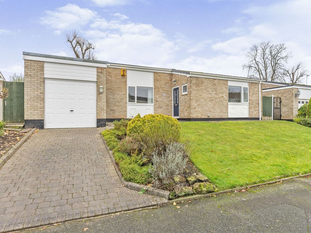 3 bed detached bungalow for sale in Oakridge Close, Bromborough, Wirral