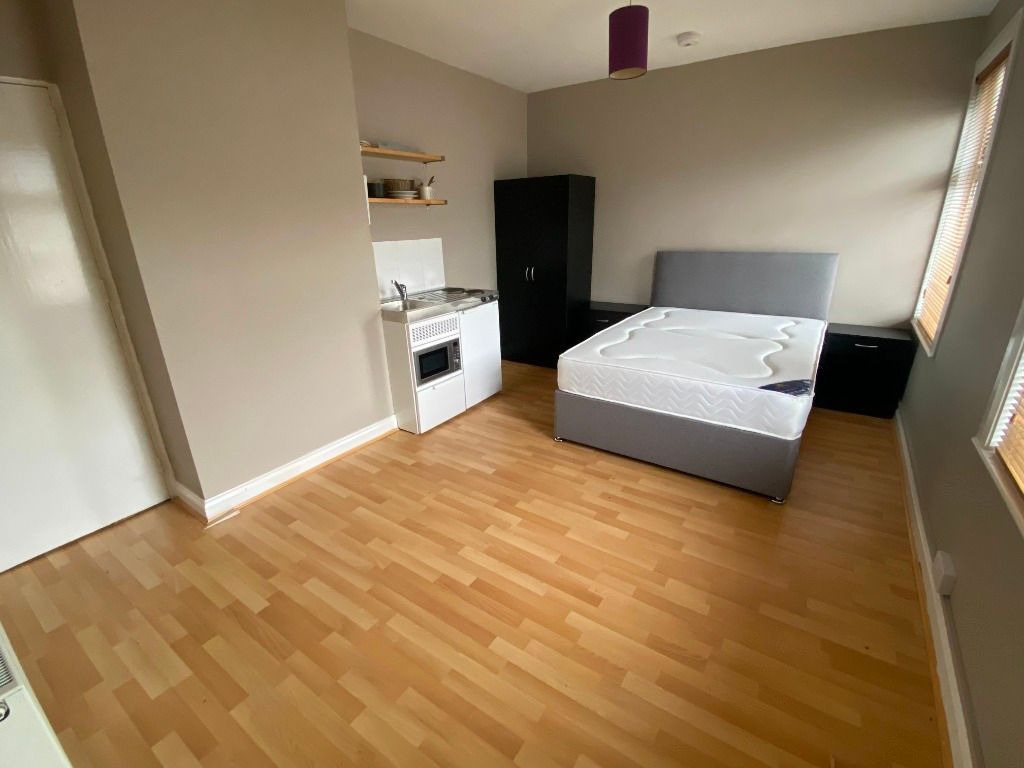 Room to rent in Clifton Street, Old Town, Swindon SN1 Zoopla