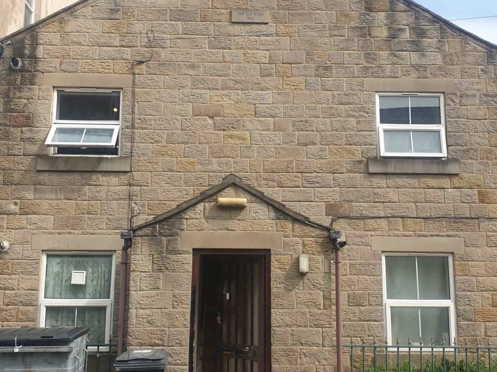 2 bed flat to rent in Fair Isle Court, Keighley BD21 Zoopla