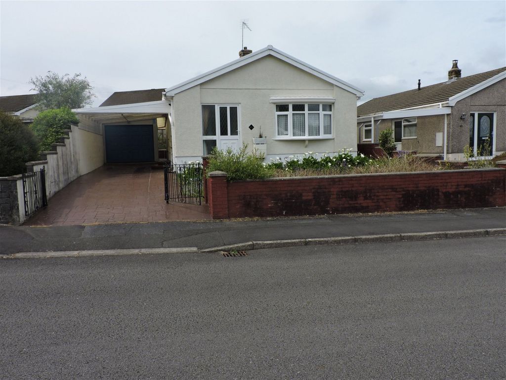 2 bed detached house for sale in Derlyn Park, Tycroes, Ammanford SA18