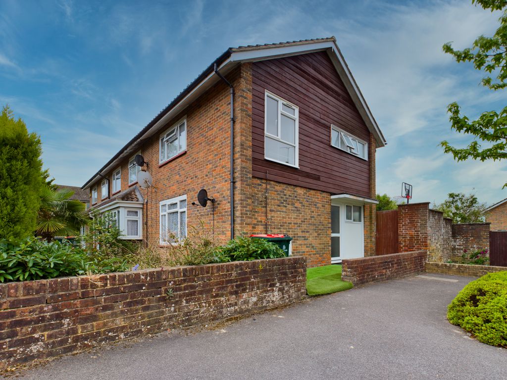 2 bed end terrace house for sale in Gossops Green, Crawley RH11 Zoopla