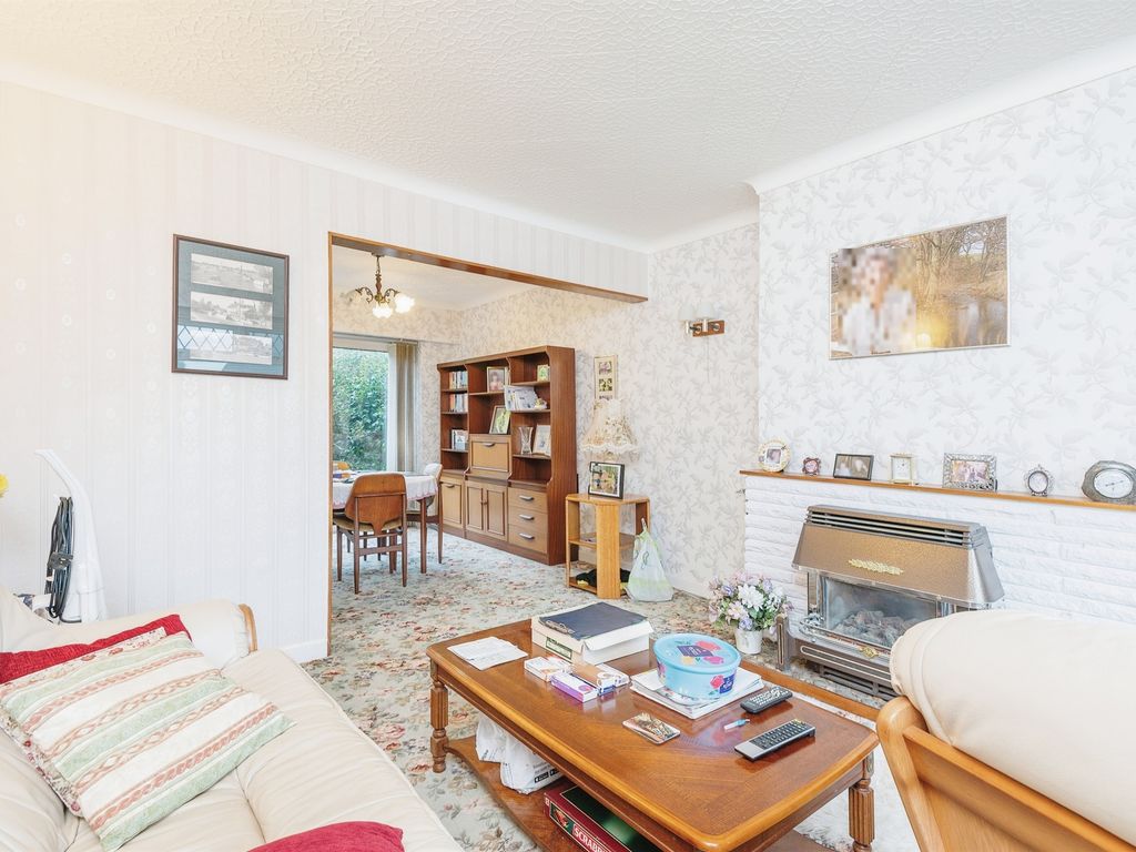 3 bed semidetached house for sale in Green Hill Gardens, Farnley