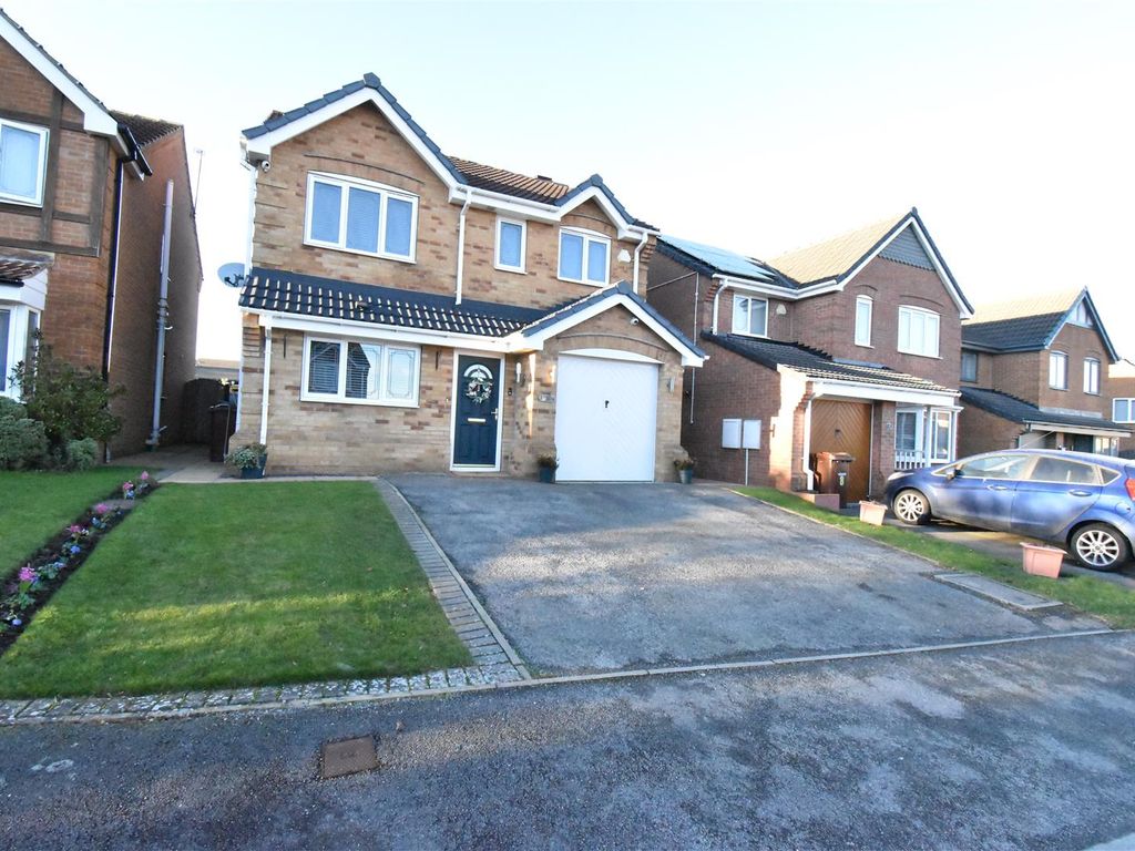 4 bed detached house for sale in Merlin Close, South Elmsall
