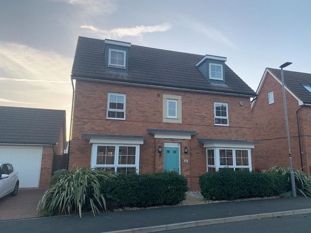 5 bed detached house to rent in Mauretania Way, Brooklands, Milton