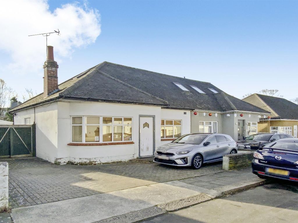 Glenwood Avenue, London NW9  