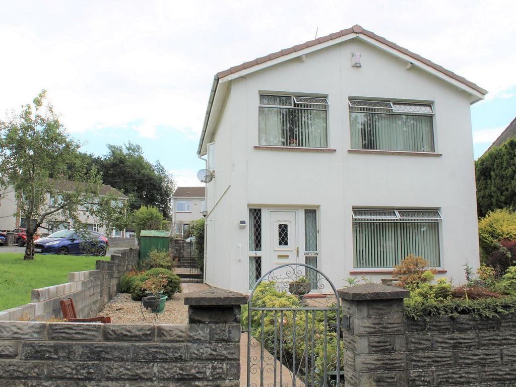 3 bed detached house for sale in Daleside, Bryncethin, Bridgend