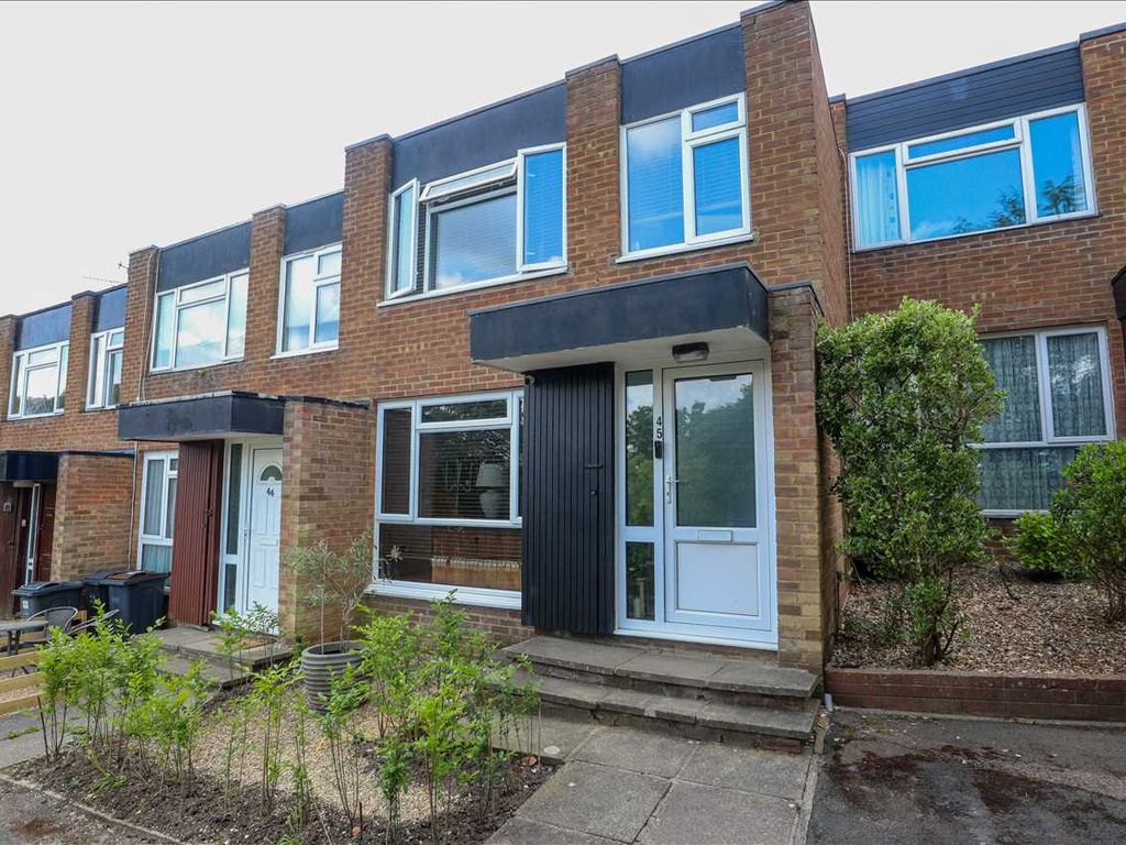 3 bed terraced house for sale in Deepfield Way, Coulsdon CR5 Zoopla