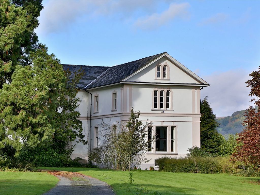 8 bed link detached house for sale in Llanwysg House And The Coach House, Llangattock