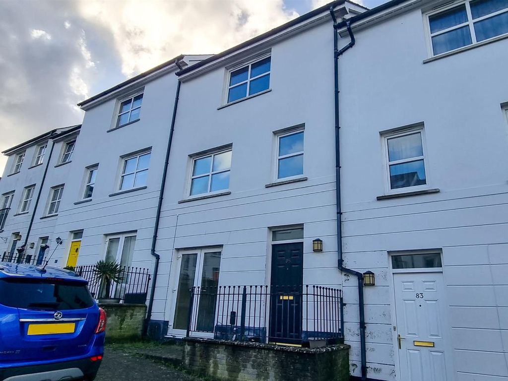 5 bed terraced house to rent in Kensington Gardens, Haverfordwest SA61