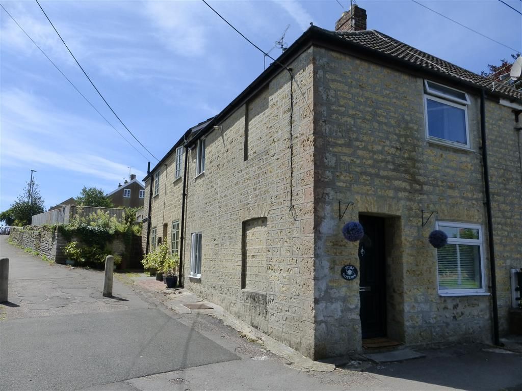 2 bed property to rent in Lang Road, Crewkerne TA18, £950 pcm Zoopla