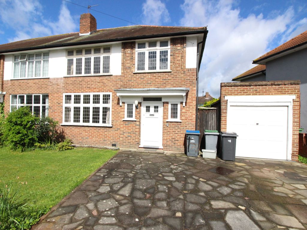 3 bed semidetached house for sale in Mayfair Avenue, Worcester Park