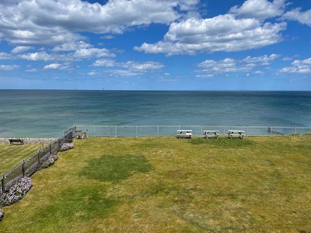 1 bed flat for sale in Flat 17, Loudwater Court, 11 Vincent Road