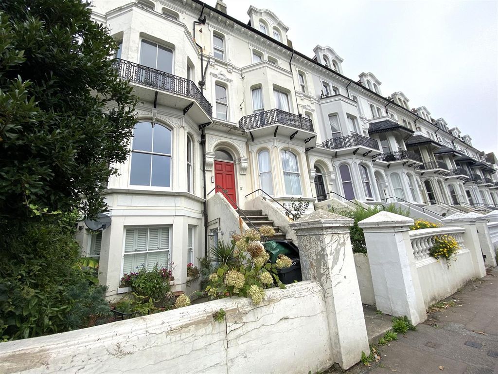 3 bed to rent in St. Helens Road, Hastings TN34, £1,100 pcm