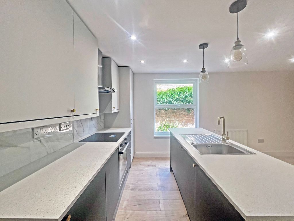 1 bed flat to rent in Warwick Avenue, Bedford MK40 Zoopla