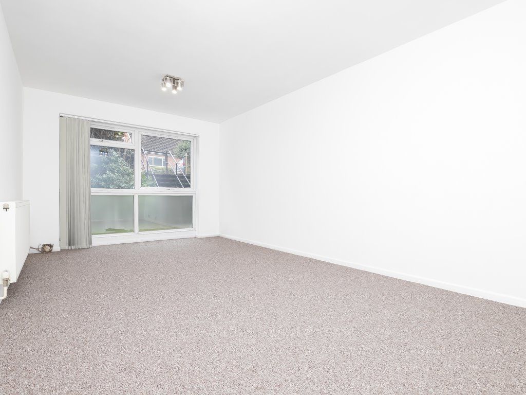 2 bed flat to rent in Palmerston Road, Buckhurst Hill IG9 Zoopla