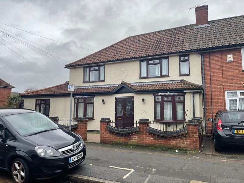 4 bed semidetached house for sale in Markyate Road, Becontree