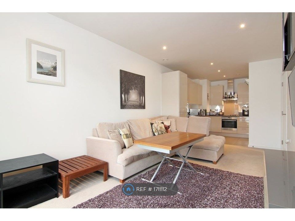 2 bed flat to rent in Juniper Drive, London SW18 Zoopla