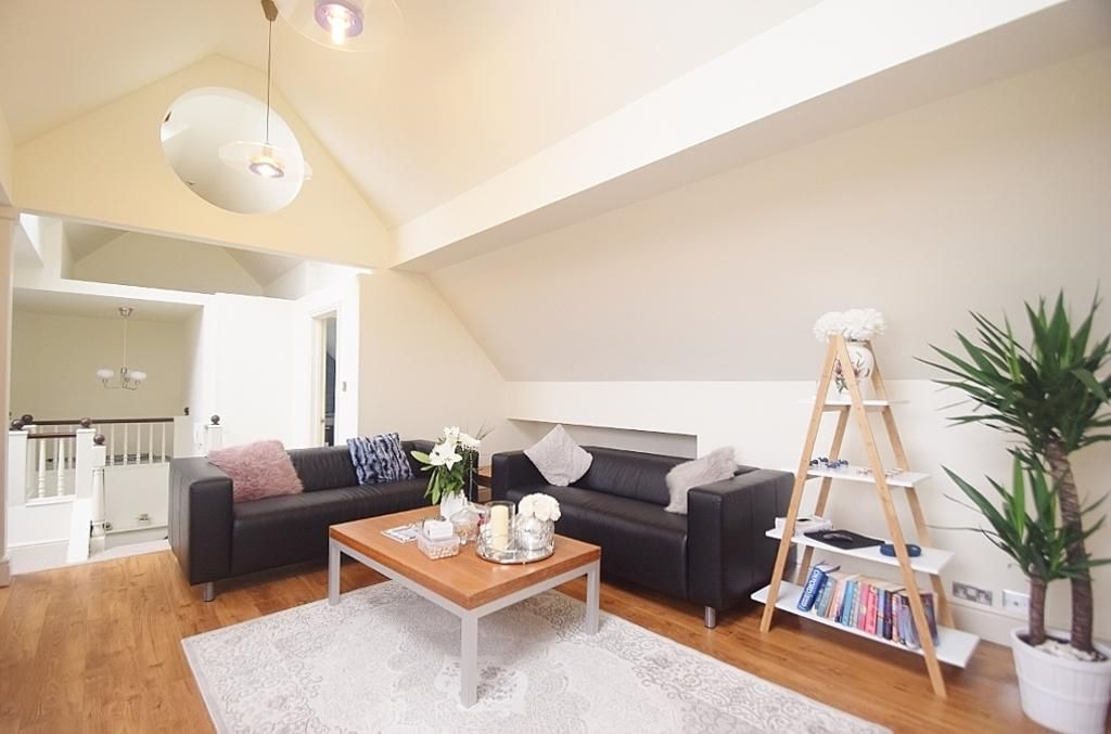 Flat 3A, Broadway House, The Broadway, London NW7