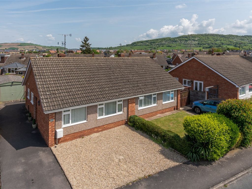 2 bed semidetached bungalow for sale in Selborne Road, Cleeve