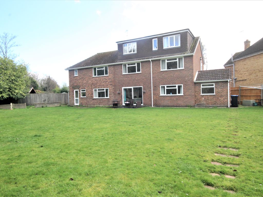 6 bed detached house for sale in Barnway, Englefield Green, Egham TW20, £1,250,000 Zoopla