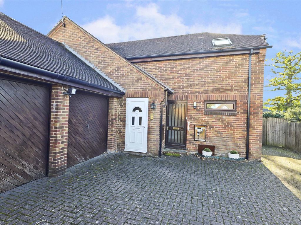 2 bed for sale in Swakeleys Road, Ickenham UB10 Zoopla