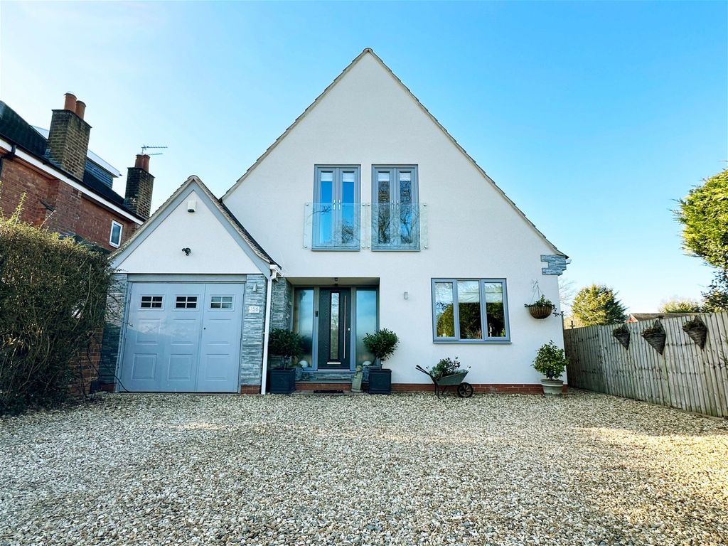 5 bed detached house for sale in Tilehouse Lane, Tidbury Green