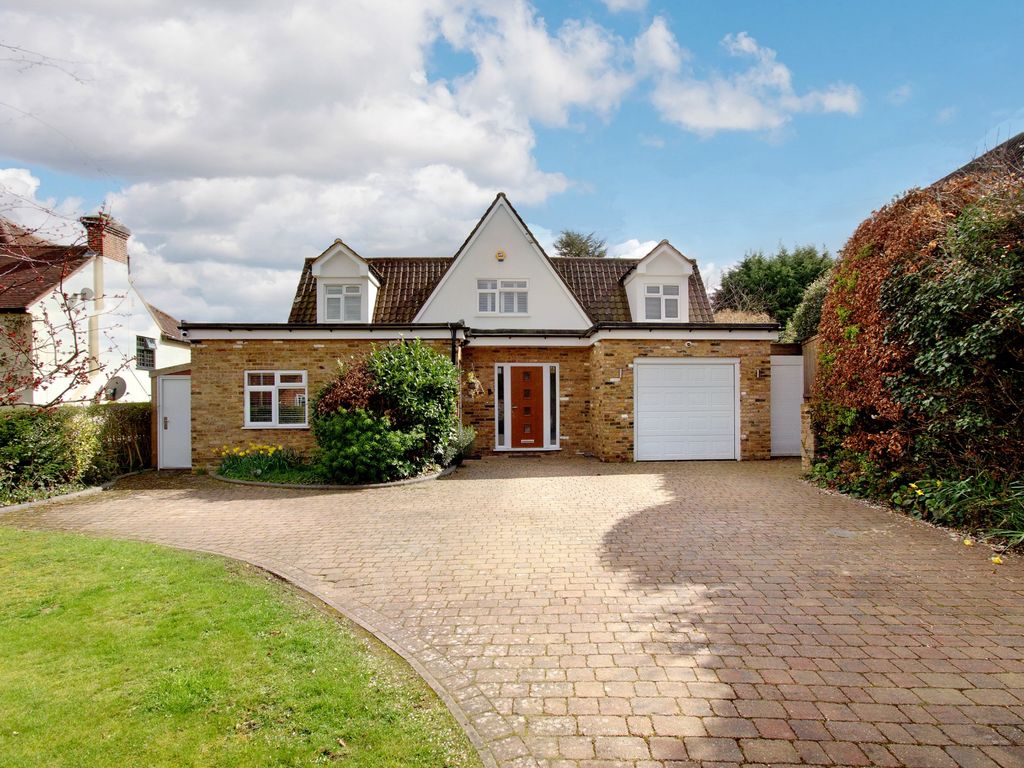 4 bed detached house for sale in Wyatts Road, Chorleywood WD3 Zoopla