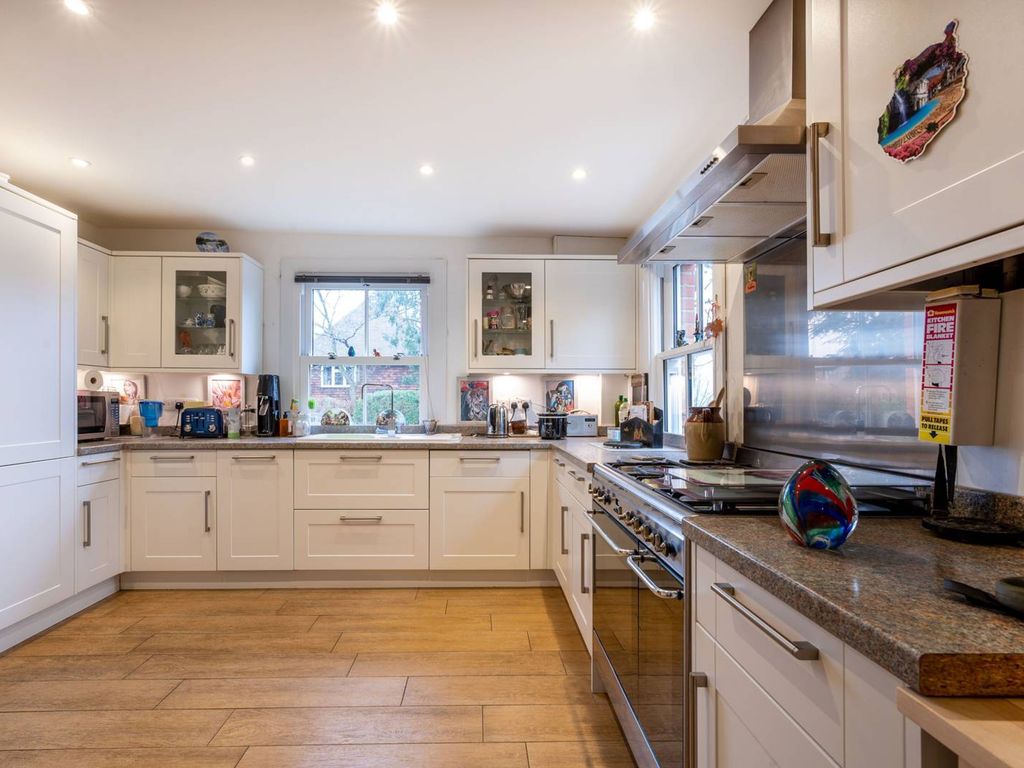 4 bed flat for sale in Pit Farm Road, Guildford GU1 Zoopla