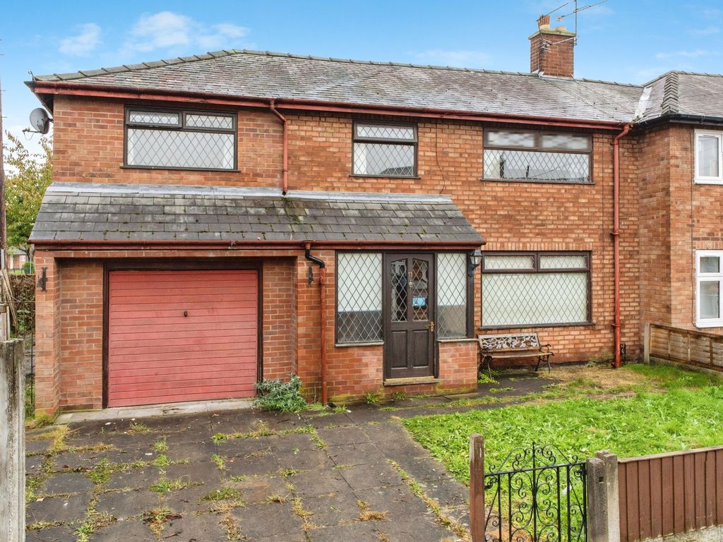 4 bed end terrace house for sale in Petworth Avenue, Warrington