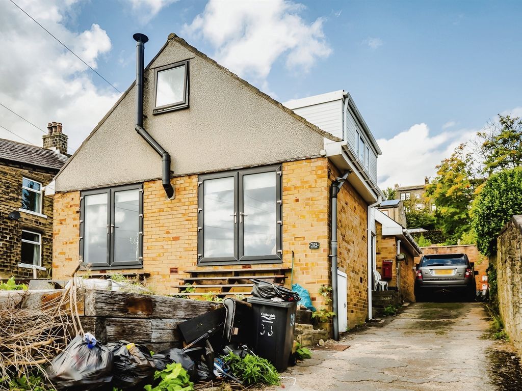 5 bed bungalow for sale in Sunnybank Road, Greetland, Halifax HX4, £