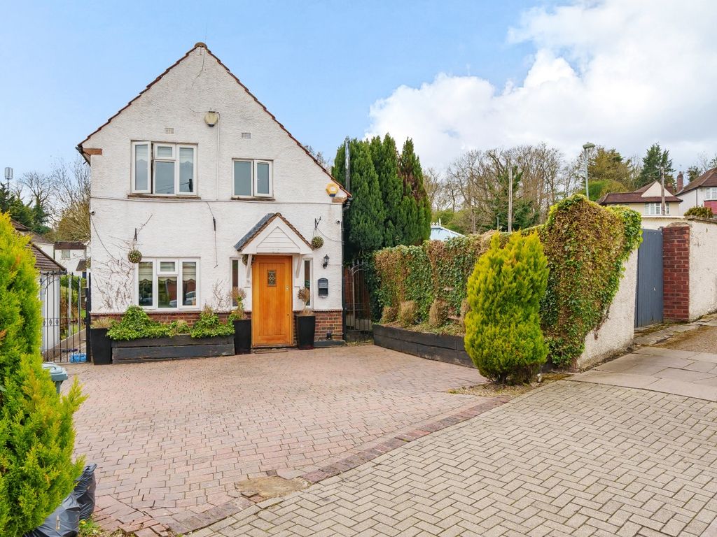 3 bed detached house for sale in Elm Grove, Orpington BR6 Zoopla