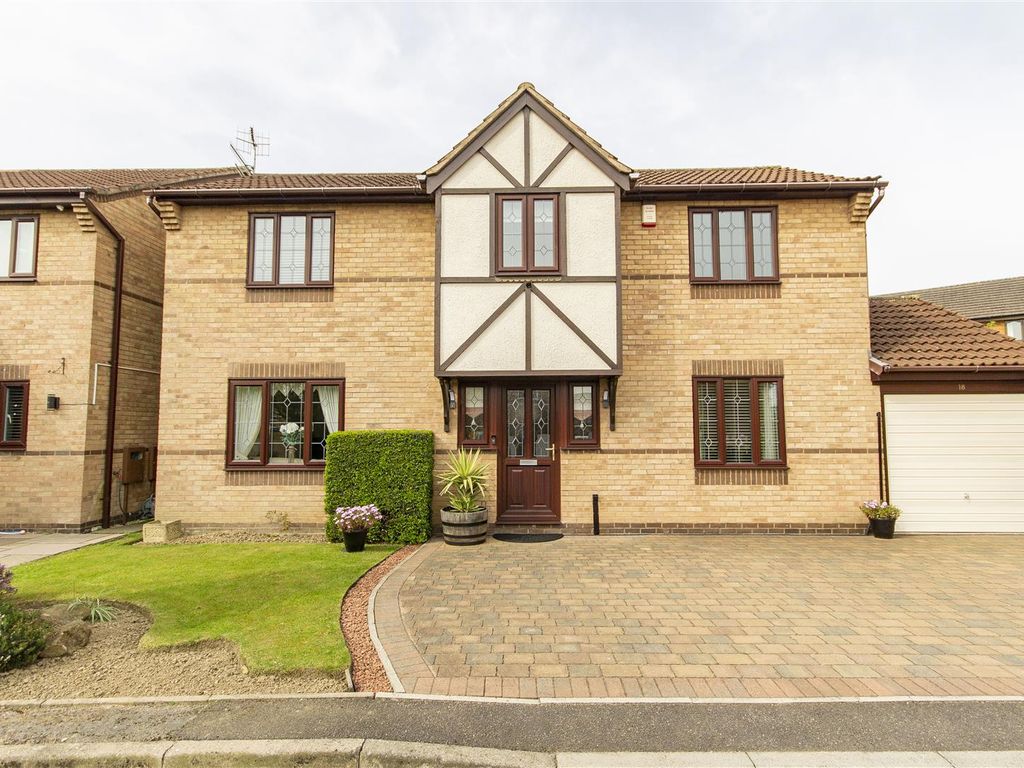 4 bed detached house for sale in Wheathill Close, Ashgate, Chesterfield
