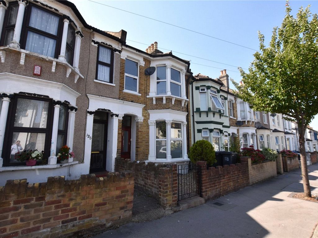3 bed terraced house for sale in Cobden Road, London SE25 Zoopla