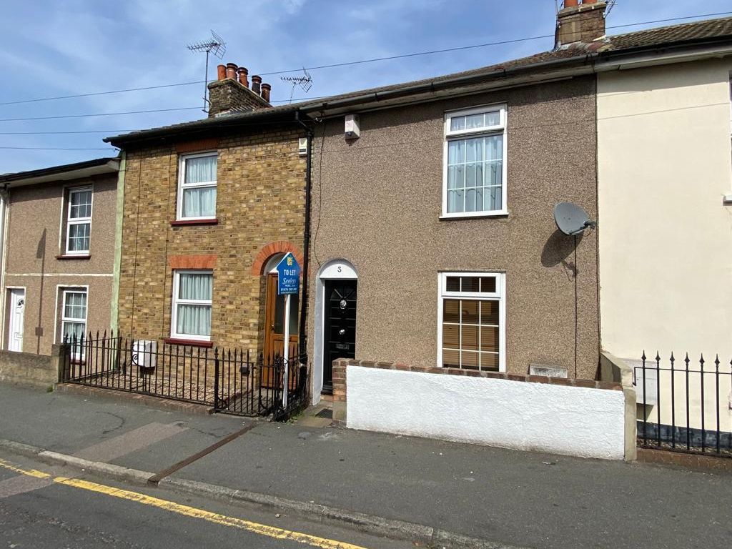 2 bed terraced house to rent in Trafalgar Road, Gravesend DA11, £1,200